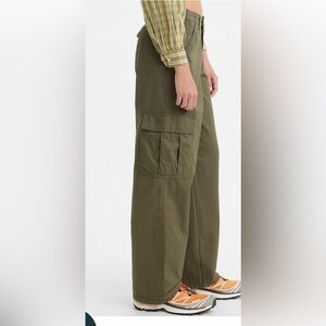 Levi’s Olive Green Cargo Jogger Pants - Women’s Utility Style